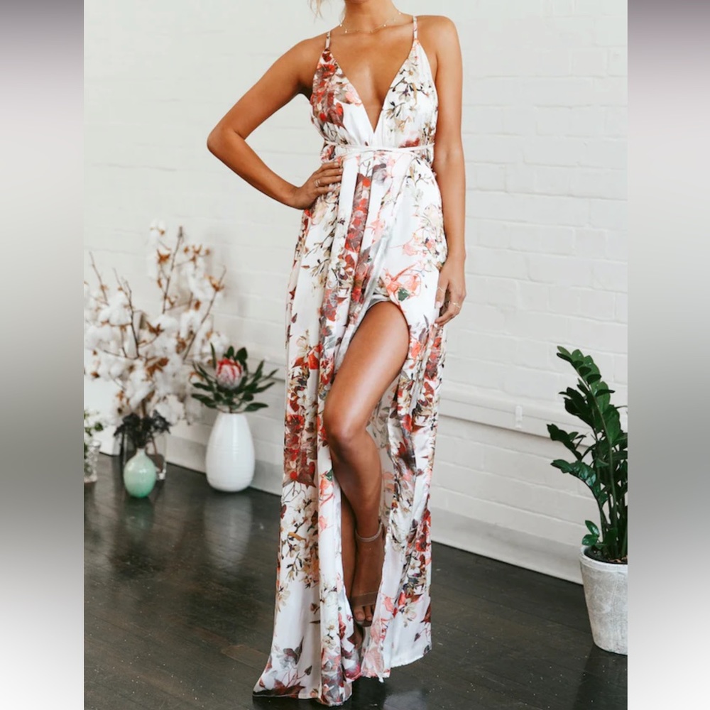 Hello Molly dress, Mermaid Hotel Maxi Dress White, Size Medium
